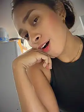 LunaHeat online show from March 4, 2026, 5:41 pm