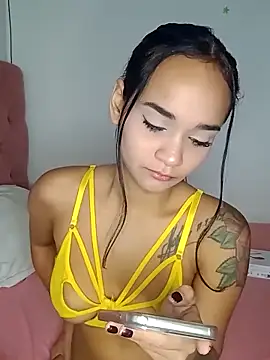 Snapshot of Maria_x_Alejandra chatting on June 20, 2026, 8:00 pm Maria x Alejandra online show from June 20, 2026, 8:00 pm