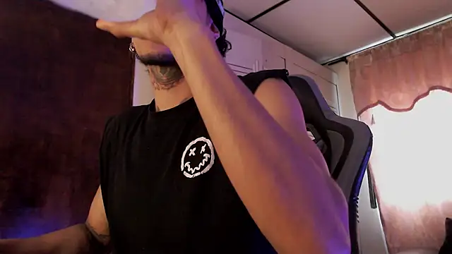 D3v1L88 online show from April 16, 2026, 9:39 pm