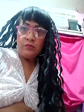 Snapshot of SabrinaColin chatting on April 12, 2026, 4:28 am SabrinaColin online show from April 12, 2026, 4:28 am