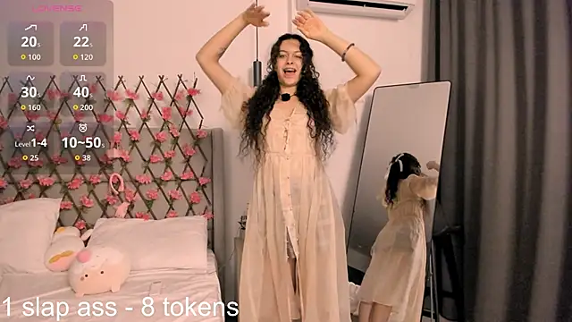 Luna Starlight online show from March 10, 2026, 10:26 pm