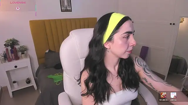 Snapshot of Luna_tagliaferri chatting on May 20, 2026, 9:10 pm Luna tagliaferri online show from May 20, 2026, 9:10 pm