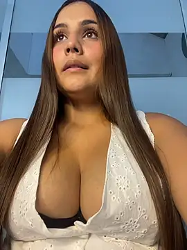 Noa Harper- online show from May 30, 2026, 9:45 pm