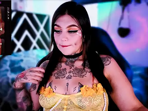 Snapshot of Zoeee_001 chatting on February 6, 2026, 7:39 pm Zoeee 001 online show from February 6, 2026, 7:39 pm