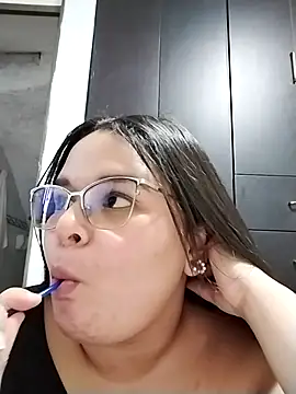 SamanthaStonee online show from February 19, 2026, 9:55 pm