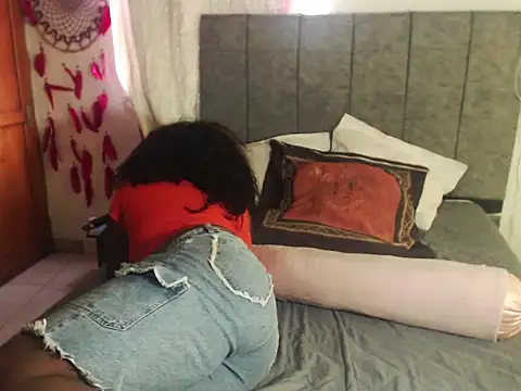 Snapshot of karlaebony chatting on February 14, 2026, 6:15 pm karlaebony online show from February 14, 2026, 6:15 pm