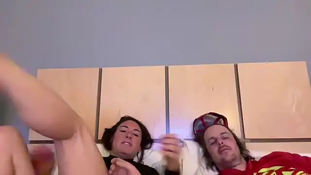 mr mrs glitter online show from April 10, 2026, 1:00 am