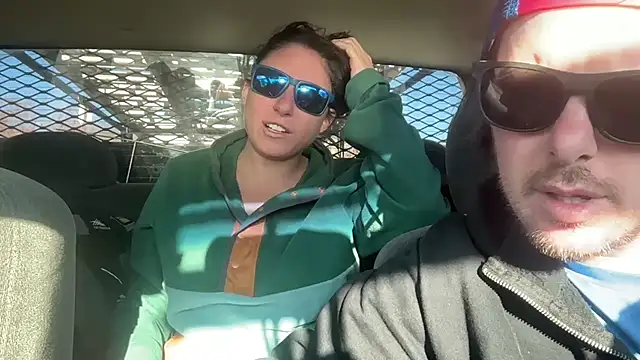 mr mrs glitter online show from April 11, 2026, 9:52 pm