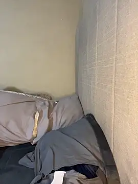 Snapshot of romyamo chatting on March 1, 2026, 4:14 am romyamo online show from March 1, 2026, 4:14 am