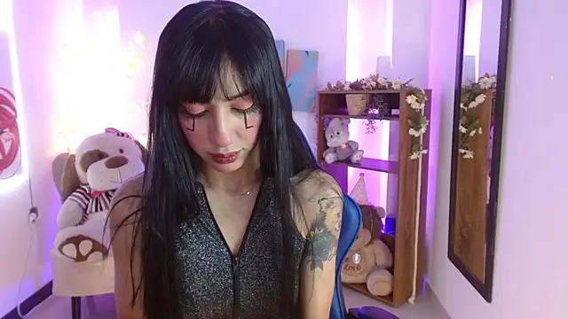 Snapshot of FIORELLA_L chatting on June 4, 2026, 12:11 pm FIORELLA L online show from June 4, 2026, 12:11 pm