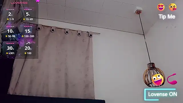 Snapshot of Karol_Vanessa__ chatting on February 17, 2026, 3:25 am Karol Vanessa online show from February 17, 2026, 3:25 am