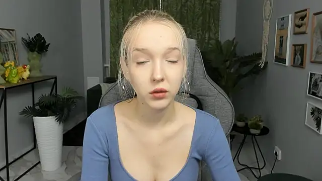 MaoqiBeverly online show from March 9, 2026, 8:29 am