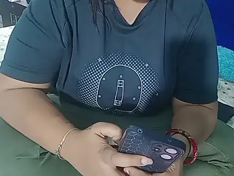 Snapshot of ANURADHA_2006 chatting on March 18, 2026, 6:55 pm ANURADHA 2006 online show from March 18, 2026, 6:55 pm