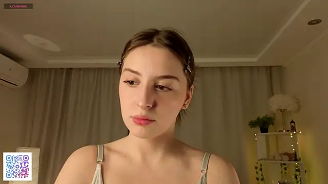 LeanneDinkle online show from February 28, 2026, 4:57 am