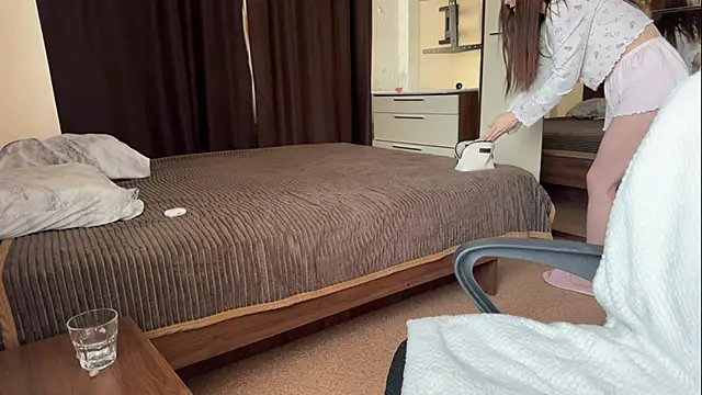 TinaScarlet online show from April 3, 2026, 7:28 am