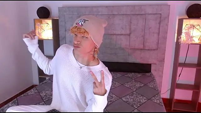 Snapshot of lucke_collins22 chatting on February 3, 2026, 6:11 am lucke collins22 online show from February 3, 2026, 6:11 am