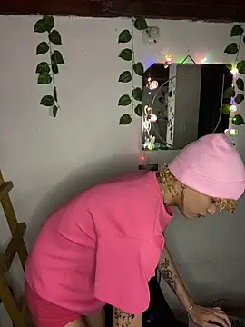 Snapshot of lucke_collins22 chatting on February 18, 2026, 6:20 am lucke collins22 online show from February 18, 2026, 6:20 am