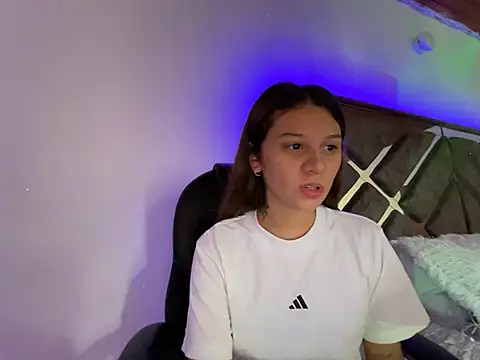 Snapshot of alison_parkerr26 chatting on February 5, 2026, 4:55 pm alison parkerr26 online show from February 5, 2026, 4:55 pm