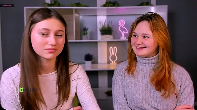 arianaa cat online show from March 4, 2026, 7:53 pm