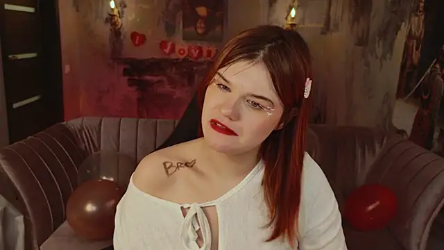 Snapshot of EllieFoxy chatting on February 15, 2026, 7:51 am EllieFoxy online show from February 15, 2026, 7:51 am