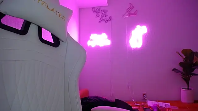 groovynights online show from March 8, 2025, 7:05 am