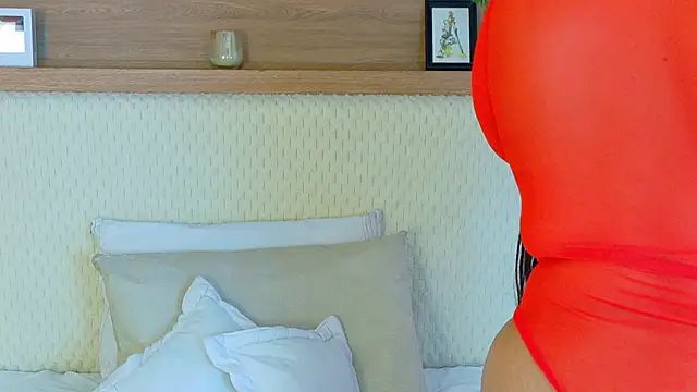 VioletBloomm online show from March 19, 2026, 11:47 am