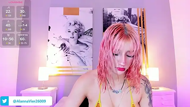Snapshot of AlannaViera chatting on June 25, 2026, 11:48 am AlannaViera online show from June 25, 2026, 11:48 am
