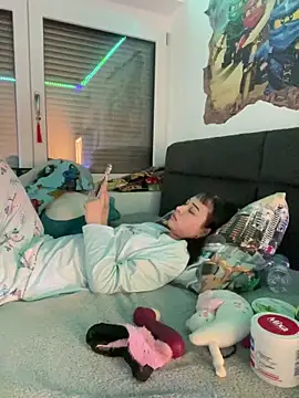 Just-Lilly online show from March 19, 2026, 1:04 pm