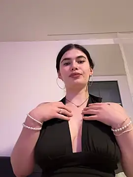 Evie-Moore online show from February 26, 2026, 10:53 pm