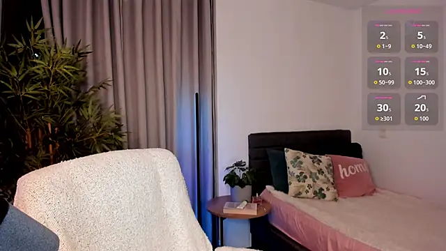 moonhelen online show from February 16, 2026, 11:34 pm