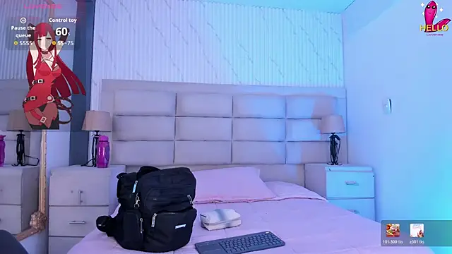 CarolineFyre online show from April 5, 2026, 12:24 pm