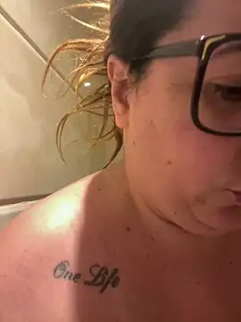 Snapshot of JasmineGlow7 chatting on February 13, 2026, 4:03 pm JasmineGlow7 online show from February 13, 2026, 4:03 pm