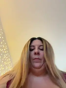 Snapshot of JasmineGlow7 chatting on February 21, 2026, 2:51 pm JasmineGlow7 online show from February 21, 2026, 2:51 pm