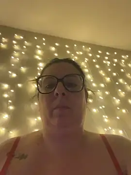 Snapshot of JasmineGlow7 chatting on May 14, 2026, 9:32 pm JasmineGlow7 online show from May 14, 2026, 9:32 pm