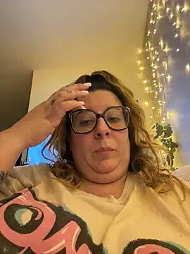 Snapshot of JasmineGlow7 chatting on May 17, 2026, 9:55 pm JasmineGlow7 online show from May 17, 2026, 9:55 pm