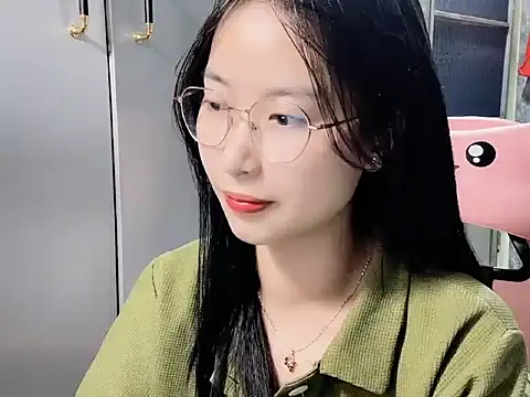 Snapshot of Linne6789 chatting on February 28, 2026, 3:29 am Linne6789 online show from February 28, 2026, 3:29 am