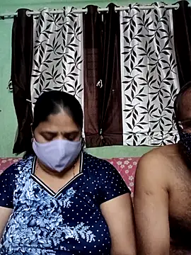 Snapshot of HoneyHush chatting on February 24, 2026, 1:09 pm HoneyHush online show from February 24, 2026, 1:09 pm