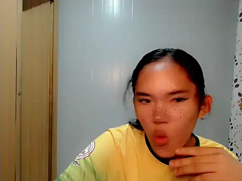 Snapshot of girlyteengrl chatting on February 4, 2026, 4:46 pm girlyteengrl online show from February 4, 2026, 4:46 pm