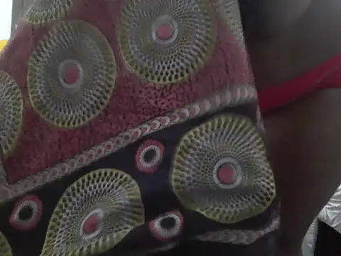 Snapshot of Honeybloom1 chatting on February 11, 2026, 7:41 pm Honeybloom1 online show from February 11, 2026, 7:41 pm