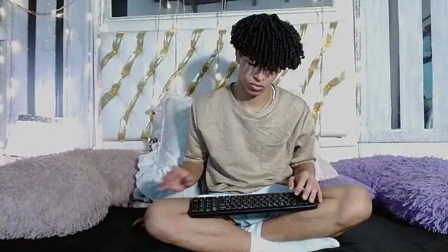 Snapshot of ian_smith_ chatting on February 14, 2026, 11:40 am ian smith online show from February 14, 2026, 11:40 am