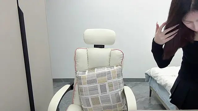 DYyyyyy-- online show from February 12, 2026, 12:11 pm