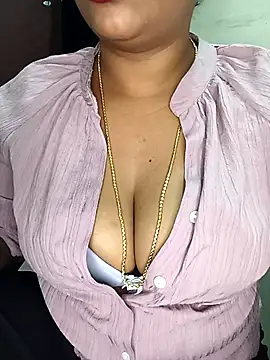 Snapshot of Chinnima143 chatting on February 17, 2026, 4:24 pm Chinnima143 online show from February 17, 2026, 4:24 pm