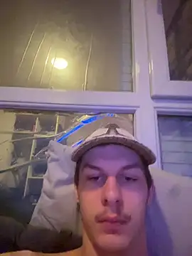 Snapshot of leh31l chatting on February 3, 2026, 5:51 pm leh31l online show from February 3, 2026, 5:51 pm