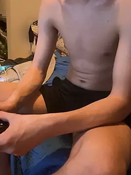 Snapshot of leh31l chatting on March 4, 2026, 10:27 pm leh31l online show from March 4, 2026, 10:27 pm