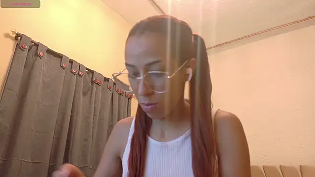 Snapshot of Alishaa_sweet chatting on April 24, 2026, 12:18 pm Alishaa sweet online show from April 24, 2026, 12:18 pm