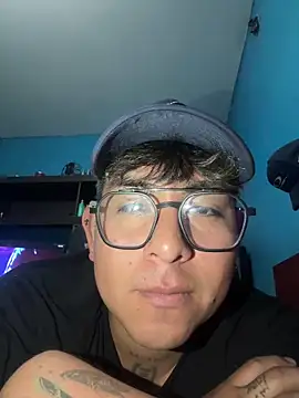 Snapshot of Aquiles69xx chatting on February 18, 2026, 3:02 am Aquiles69xx online show from February 18, 2026, 3:02 am