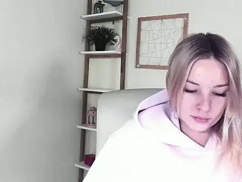 Snapshot of VelvetAngela chatting on February 19, 2026, 6:53 am VelvetAngela online show from February 19, 2026, 6:53 am