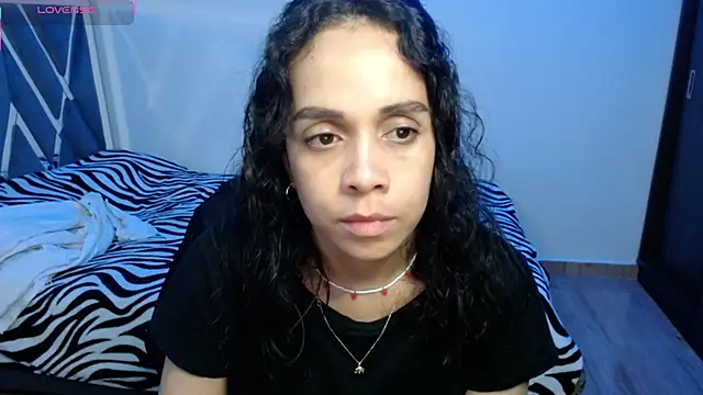 Snapshot of paula_lopez__ chatting on March 4, 2026, 1:00 am paula lopez online show from March 4, 2026, 1:00 am