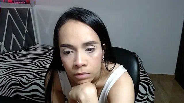 Snapshot of paula_lopez__ chatting on April 3, 2026, 10:08 pm paula lopez online show from April 3, 2026, 10:08 pm