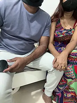 Snapshot of couple7v17d chatting on February 27, 2026, 6:19 pm couple7v17d online show from February 27, 2026, 6:19 pm